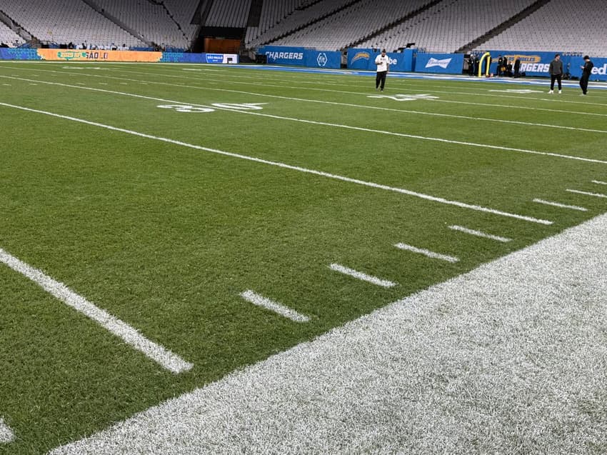 Gramado da Neo Química Arena em jogo da NFL