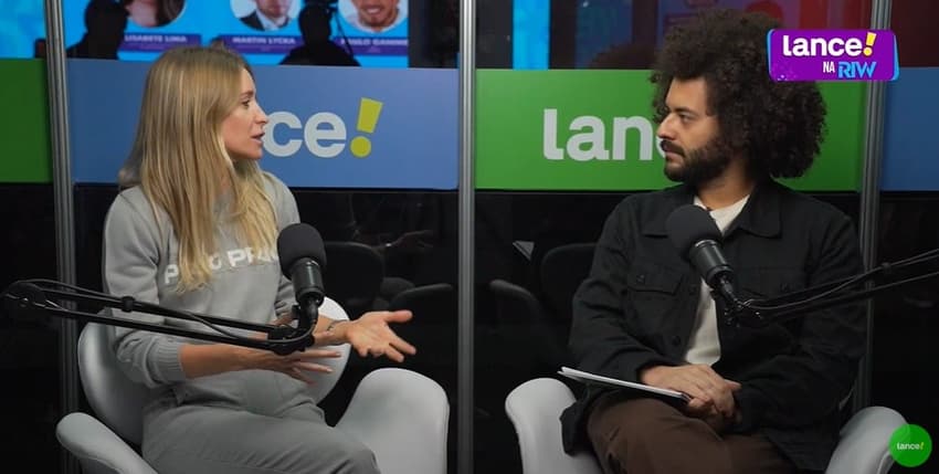 Olivia Richardson, Head de Comunicação e Marketing da PRIO, e Thayuan Leiras, apresentador do LANCE! (Foto: Divulgação)
