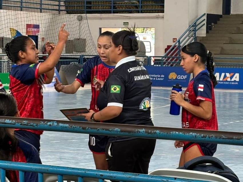 Silmária Maia, técnica de futsal de Amazonas nos Jogos da Juventude (Foto: Gustavo Loio)