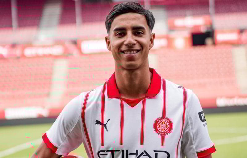 Vitor Reis, zagueiro revelado pelo Palmeiras, foi emprestado ao Girona pelo Manchester City (Foto: Girona FC)