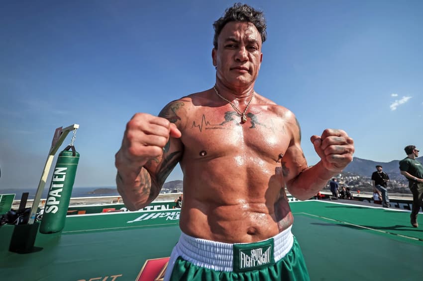 Popó pega Wanderlei em luta de boxe (Foto: Gaspar Nobrega)