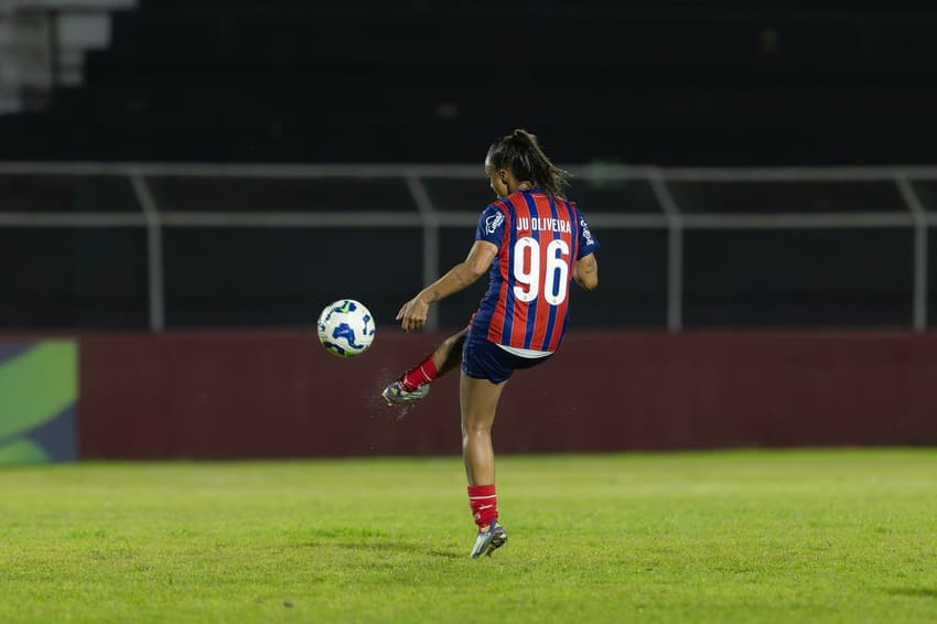 Ju Oliveira, jogadora do Bahia, que está classificado às semis da Copa do Brasil Feminina. (Foto: Rafael Rodrigues / EC Bahia)