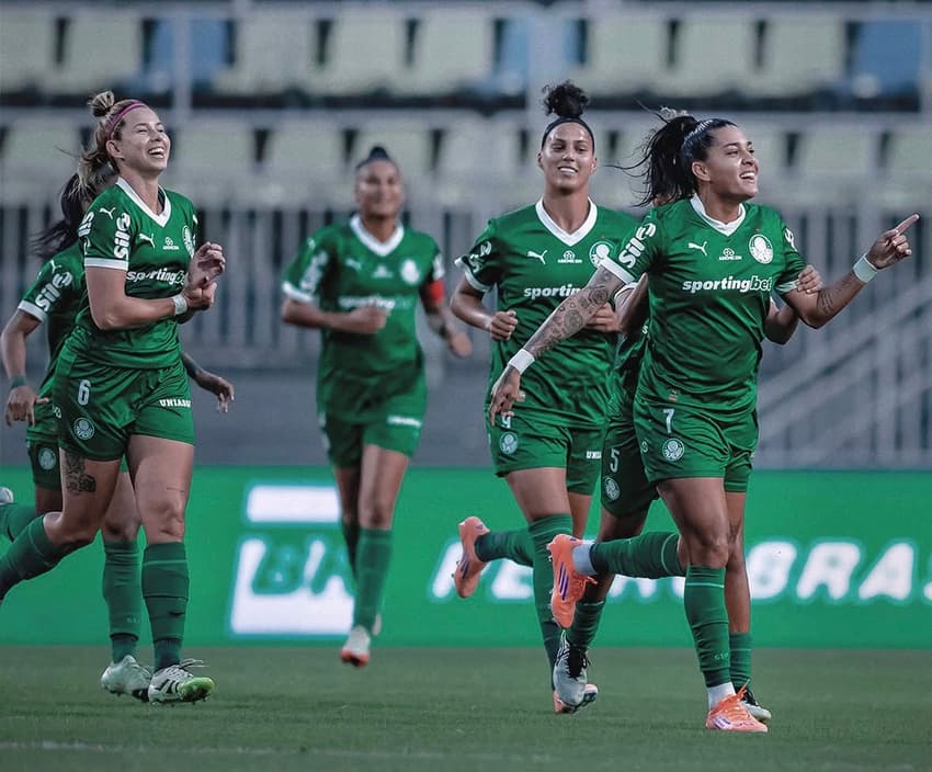 Brena comemora gol pelo Palmeiras. (Foto: Palmeiras/Divulgação)