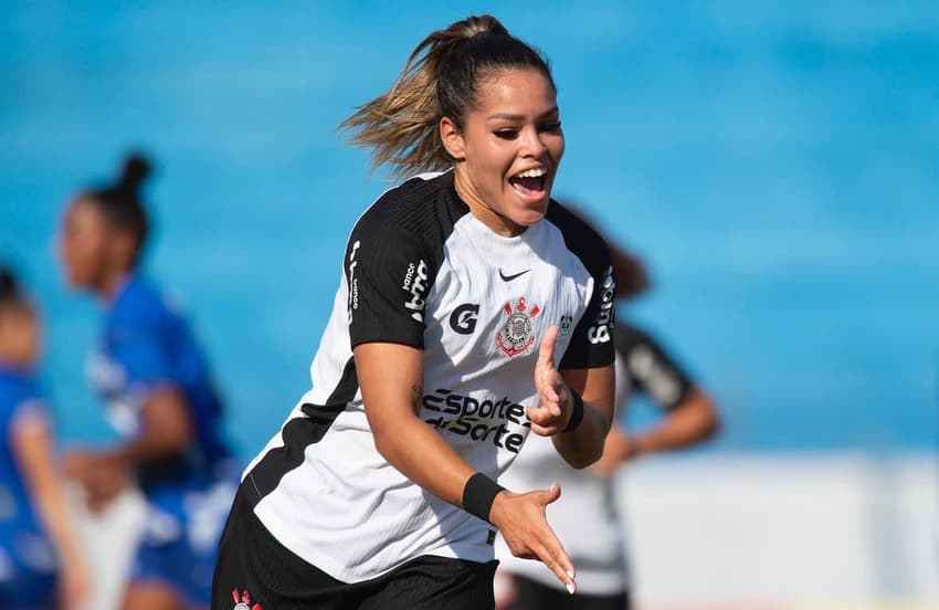 Ivana Fuso comemora gol pelo Corinthians no Paulistão Feminino. (Foto: Anderson Romão/Agência Corinthians)