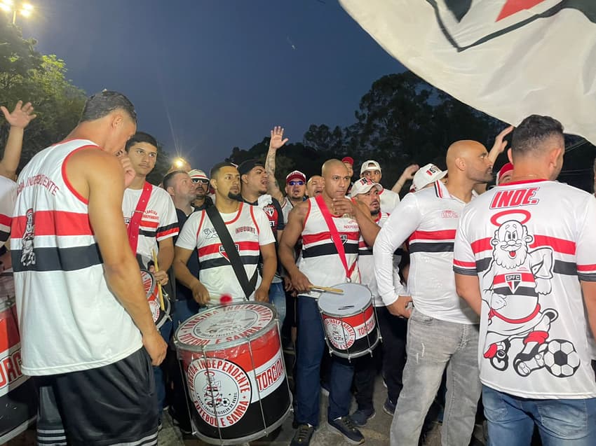Torcida do São Paulo protesto
