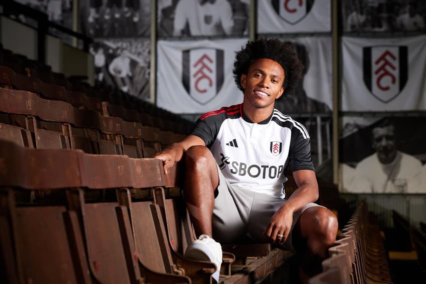 Willian estava livre no mercado após término do contrato com o Fulham, da Inglaterra. (Foto: Divulgação/Fulham)