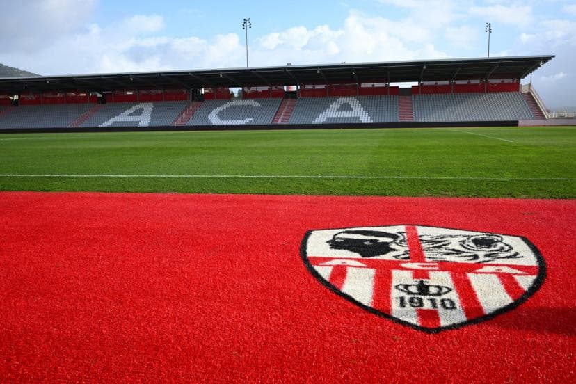 Ajaccio buscou ajuda da Fifa para evitar falência (Foto: Reprodução/Ajaccio)