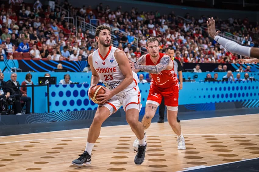 Alperen Sengun, da Turquia, em jogo contra a Polônia na EuroBasket (Foto: Fiba)