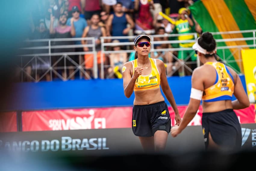 Ana Patrícia e Duda, durante partida da semifinal na etapa de João Pessoa
