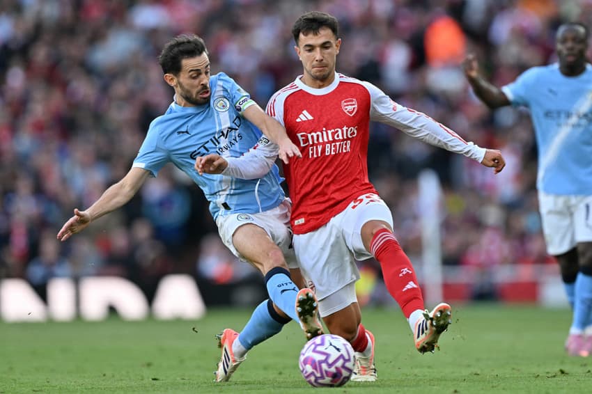 Bernardo Silva em ação pelo Manchester City (Foto: Glyn KIRK / AFP)