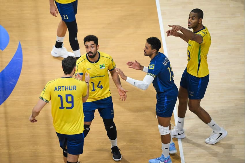 Seleção Brasileira venceu a China por 3 sets a 0 na estreia do Mundial de Vôlei masculino (Foto: Volleyball World)