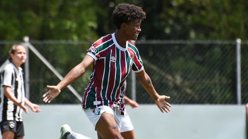 Bruninha comemora o gol da classificação do Fluminense para a final do Carioca Feminino Sub-20 (Foto: Mailson Santana/FFC)
