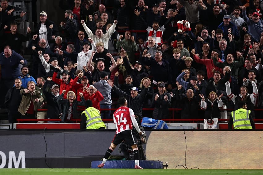 Chelsea e Brentford empataram em 2 a 2, pela Premier League (Foto: HENRY NICHOLLS / AFP)