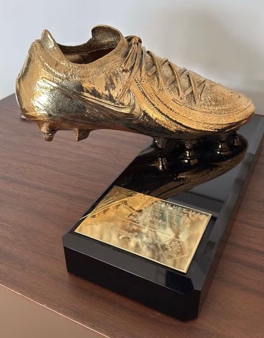 Igor Paixão, do Olympique de Marselha, recebeu a Chuteira de Ouro