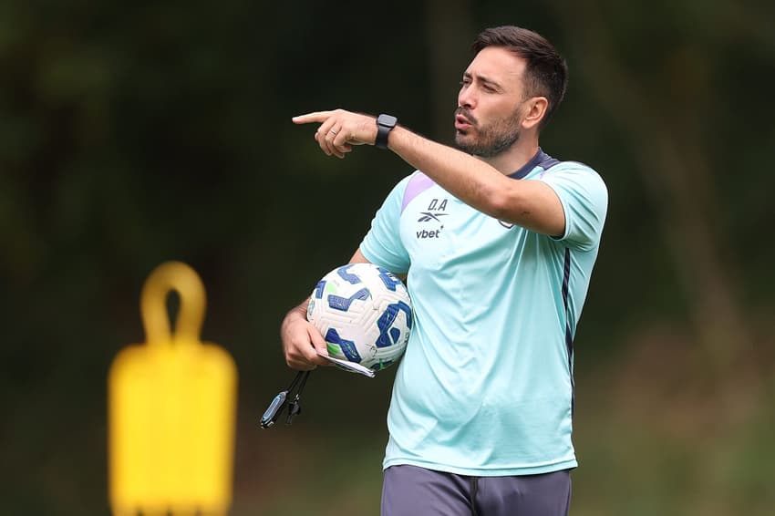 Davide Ancelotti terá desfalques, mas também retornos