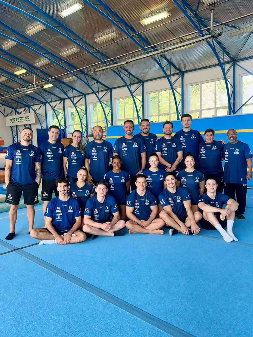 Delegação brasileira está na Hungria para Copa do Mundo