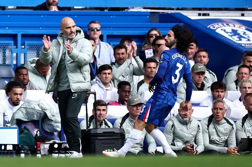 Enzo Maresca é treinador do Chelsea desde 2024 (Foto: HENRY NICHOLLS / AFP)