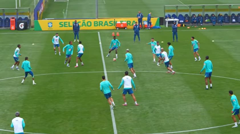 Treino da Seleção na Granja Comary teve mudanças na escalação