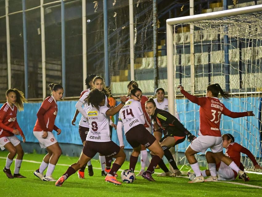 Momento do gol de Vendito, pela Ferroviária, na Copa do Brasil Feminina (Foto: Rafael Zocco/AFE)