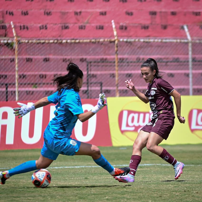 Julia Beatriz marcou o segundo da Ferroviária sobre o Santos no Paulistão Feminino (Foto: Rafael Zocco/AFE)