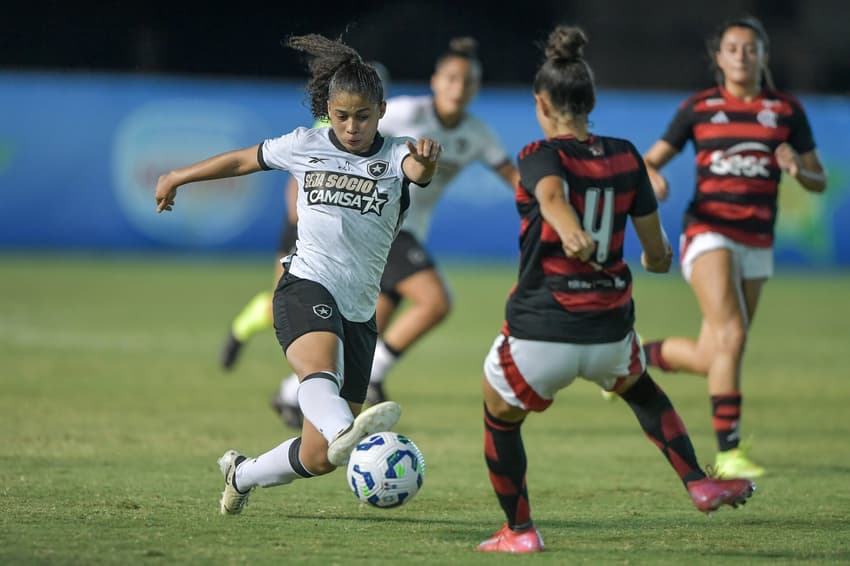 O Botafogo derrotou o Flamengo por 1 a 0, na partida de ida da final do Brasileirão Feminino Sub-20 (Foto: Thiago Ribeiro/ Staff Images/ CBF)