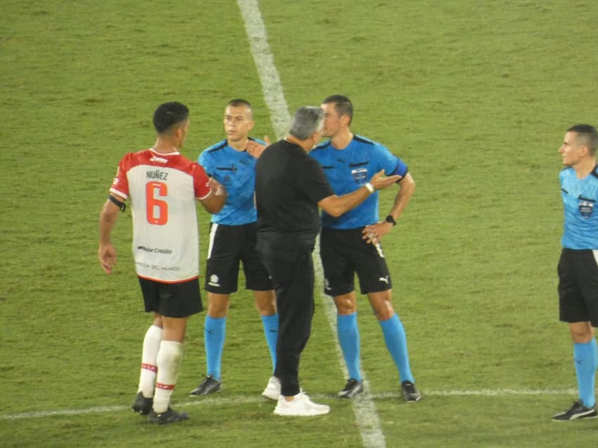 José Boto após a partida entre Flamengo e Estudiantes (Foto: Lucas Bayer/Lance!)