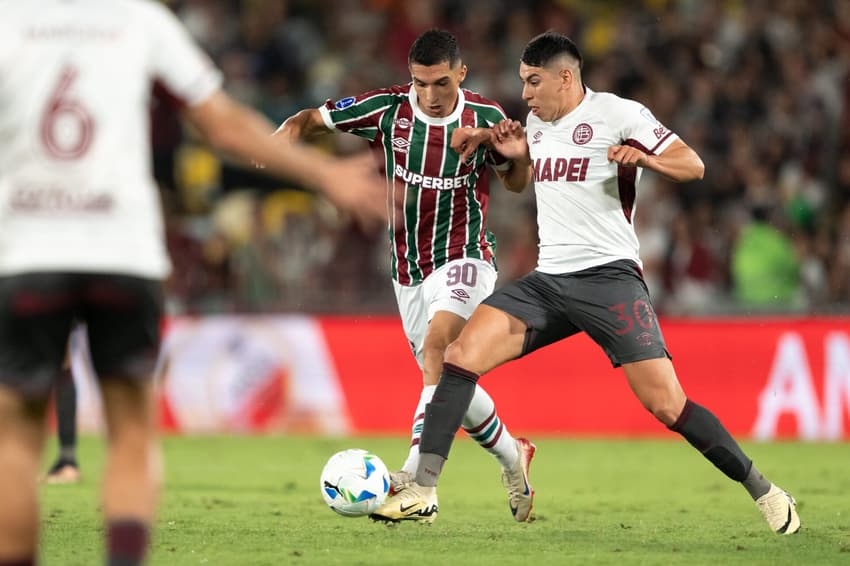 Fluminense e Lanús no jogo de volta das quartas da Sul-Americana (Foto: Jorge Rodrigues/AGIF)