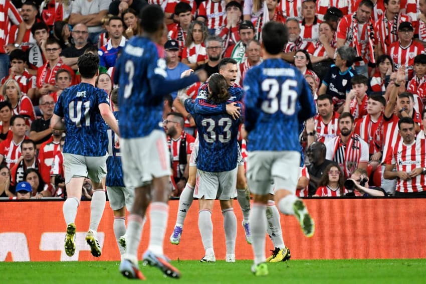 Martinelli comemora gol do Arsenal com companheiros (Foto: Ander Gillenea/AFP)