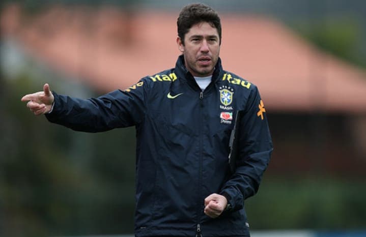 Guilherme Giudice na Seleção Brasileira Feminina principal, à época auxiliar de Emily Lima. (Foto: CBF/Flickr)