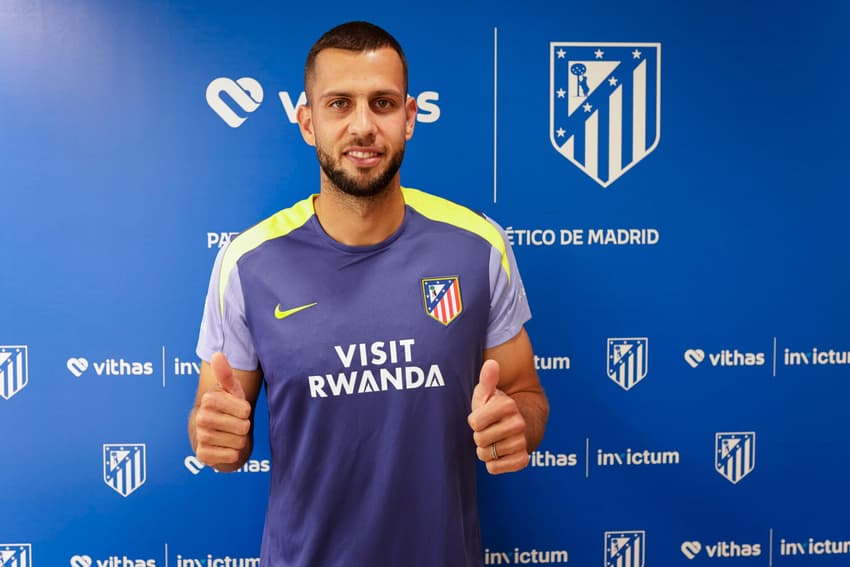 David Hancko em aprsentação pelo Atlético de Madrid (Foto: Divulgação/Atlético de Madrid)