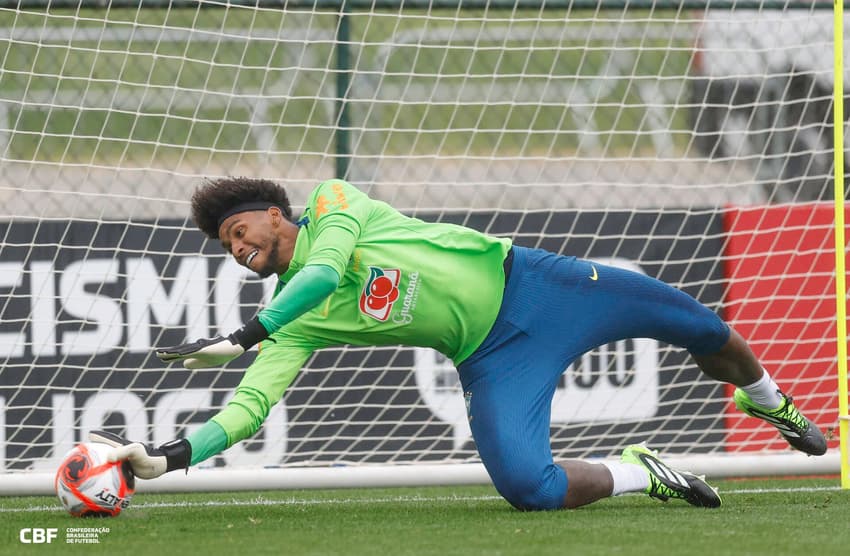 Hugo Souza está com a Seleção Brasileira na Granja Comary, em Teresópolis