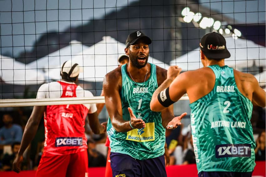 Arthur e Evandro (Foto: Reprodução / Volleyballworld)