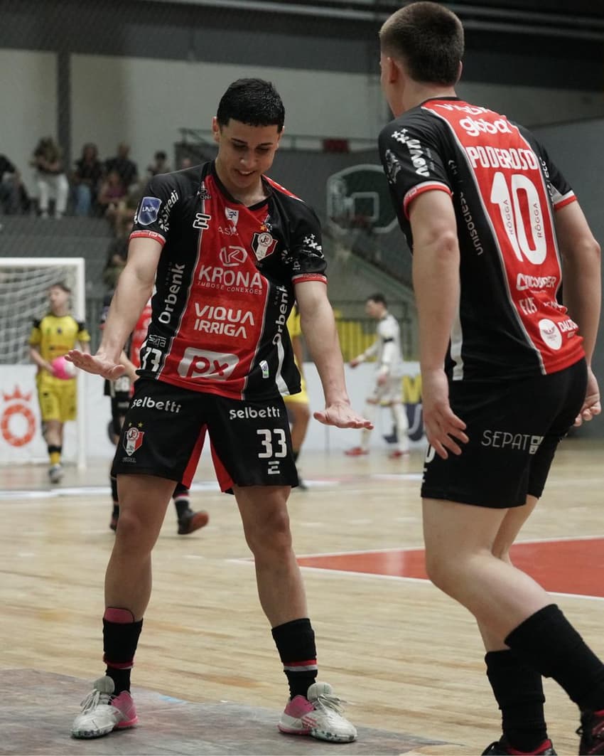 Vasco e JEC/Krona se enfrentam em duelo válido pela semifinal da Copa Mundo do Futsal (Foto: Mauricio Mateus Moreira)