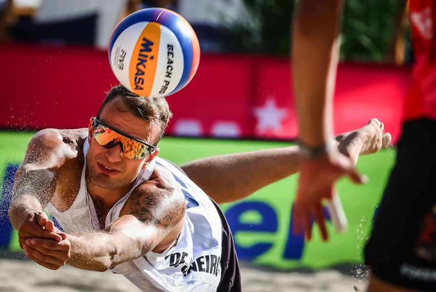 Dupla da Holanda, formada por Boermans e De Groot, ficou em terceiro no Elite 16 de Vôlei de Praia (Foto: Divulgação)