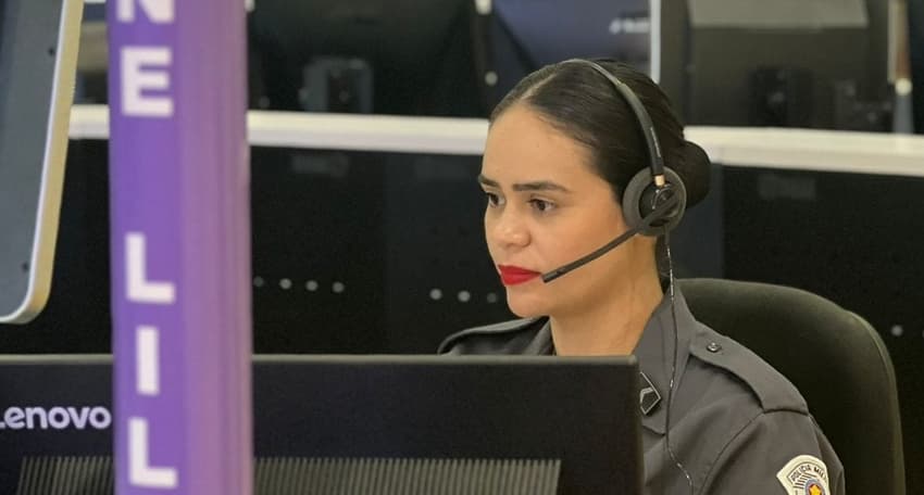 Cabine Lilás é um serviço especializado da PM localizado no Copom e que presta atendimento exclusivo a mulheres.