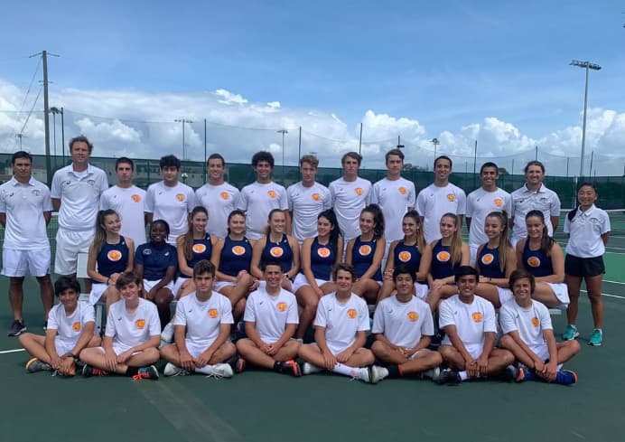 Jaime Oncins com uma das turmas da Montverde Academy (Divulgação)