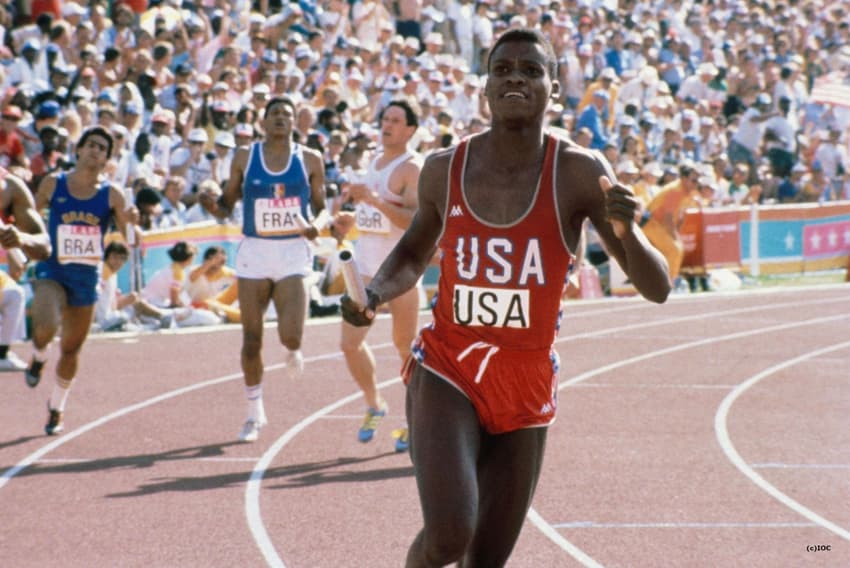 Carl Lewis tem dez medalhas olímpicas, sendo nove de ouro