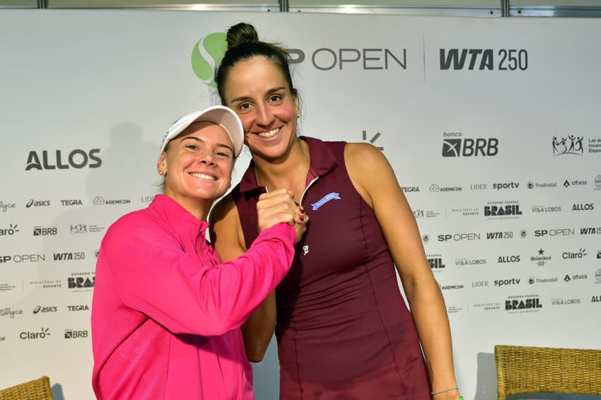 Laura Pigossi e Ingrid Martins venceram na estreia das duplas do SP Open