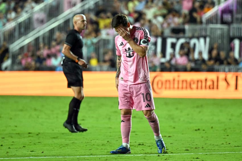 Lionel Messi foi criticado em derrota do Inter Miami (Foto: CHANDAN KHANNA / AFP)