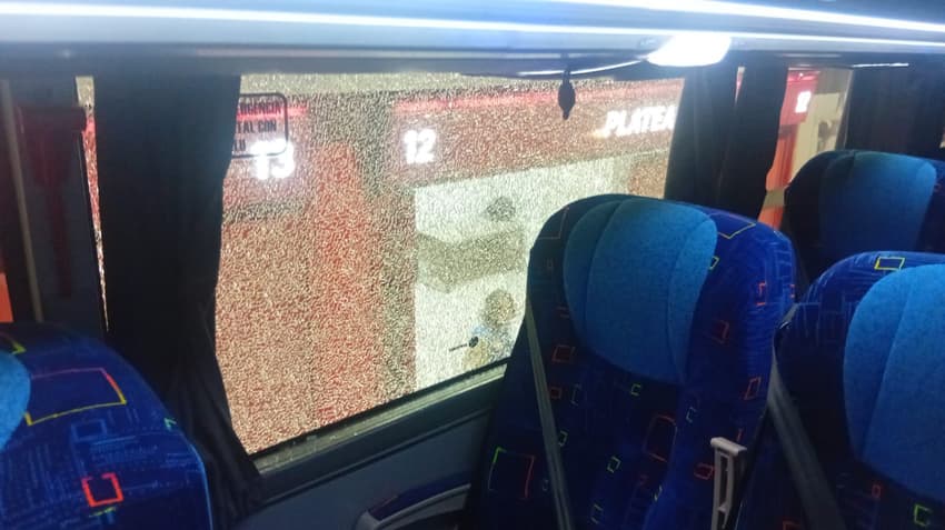 ônibus Flamengo apedrejado