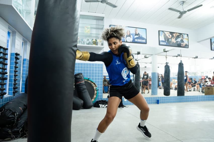 Rebeca é nome em ascensão do boxe brasileiro