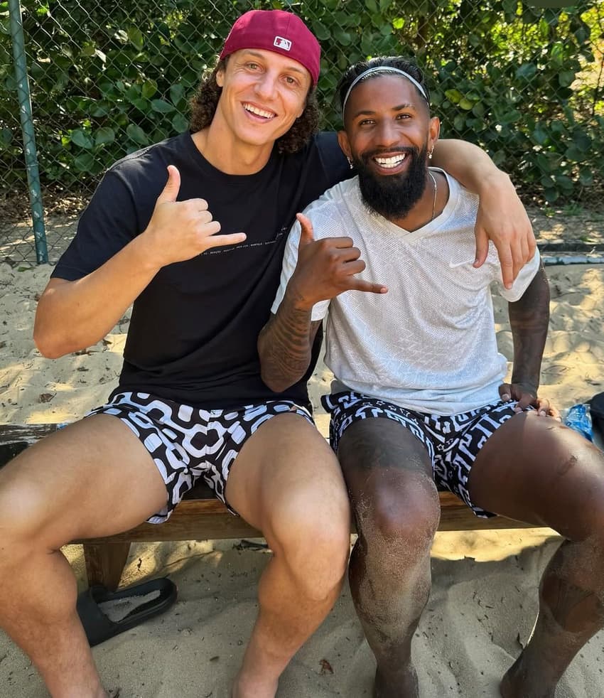 Rodinei e David Luiz, ex-jogadores do Flamengo, se enfrentam nesta quarta-feira (17), pela Champions League (Foto: Reprodução/Redes Sociais)