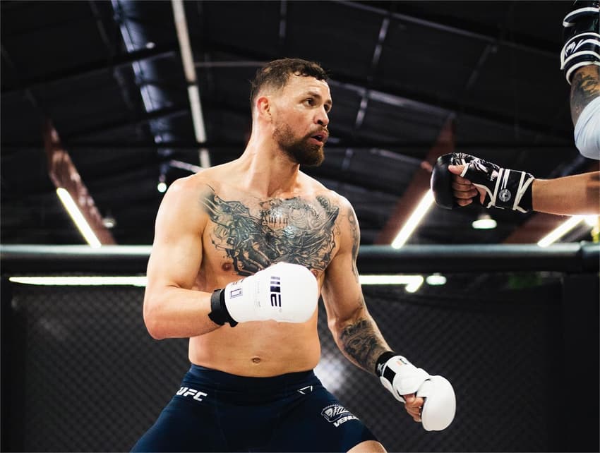 Ruffy pronto para ação no UFC Paris (Foto: Instagram ruffy_mma)