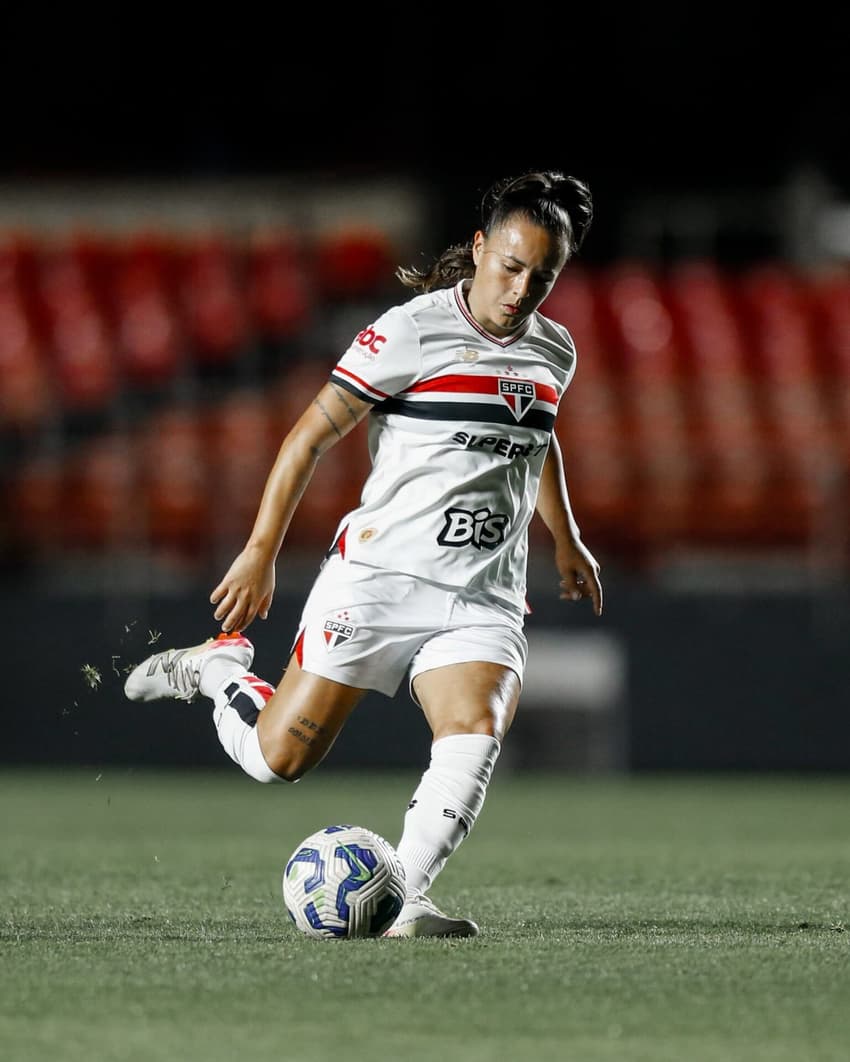 Camilinha em campo pelo São Paulo na Copa do Brasil Feminina (Foto: Miguel Schincariol/SPFC)