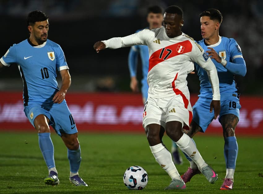 Uruguai e Peru se enfrentam pelas Eliminatórias da Copa