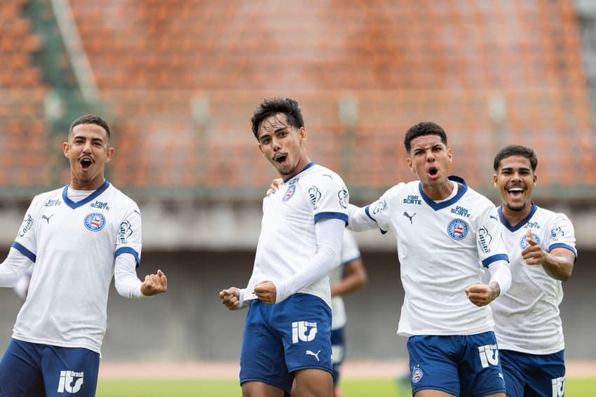 Jogadores do Bahia comemoram gol na final do Baiano Sub-20 (Foto: Rafael Rodrigues / EC Bahia)