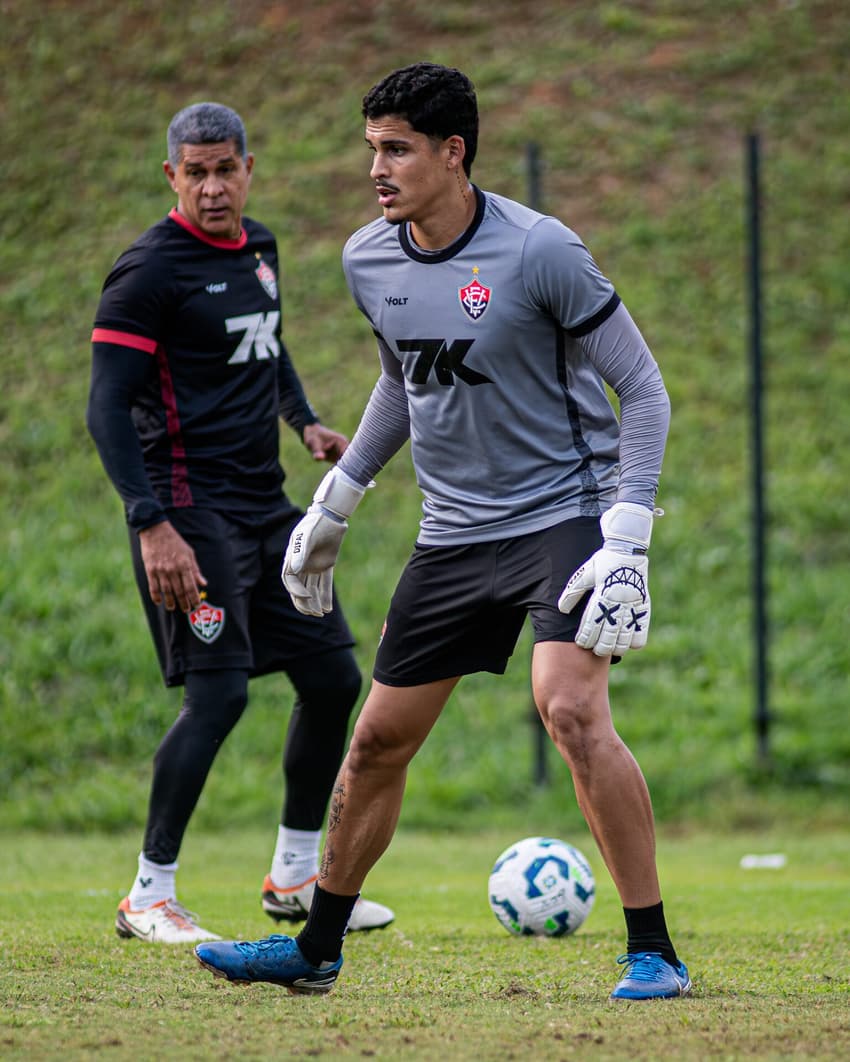 Alexandre Fintelman em treino do Vitória (Foto: Victor Ferreira / EC Vitória)