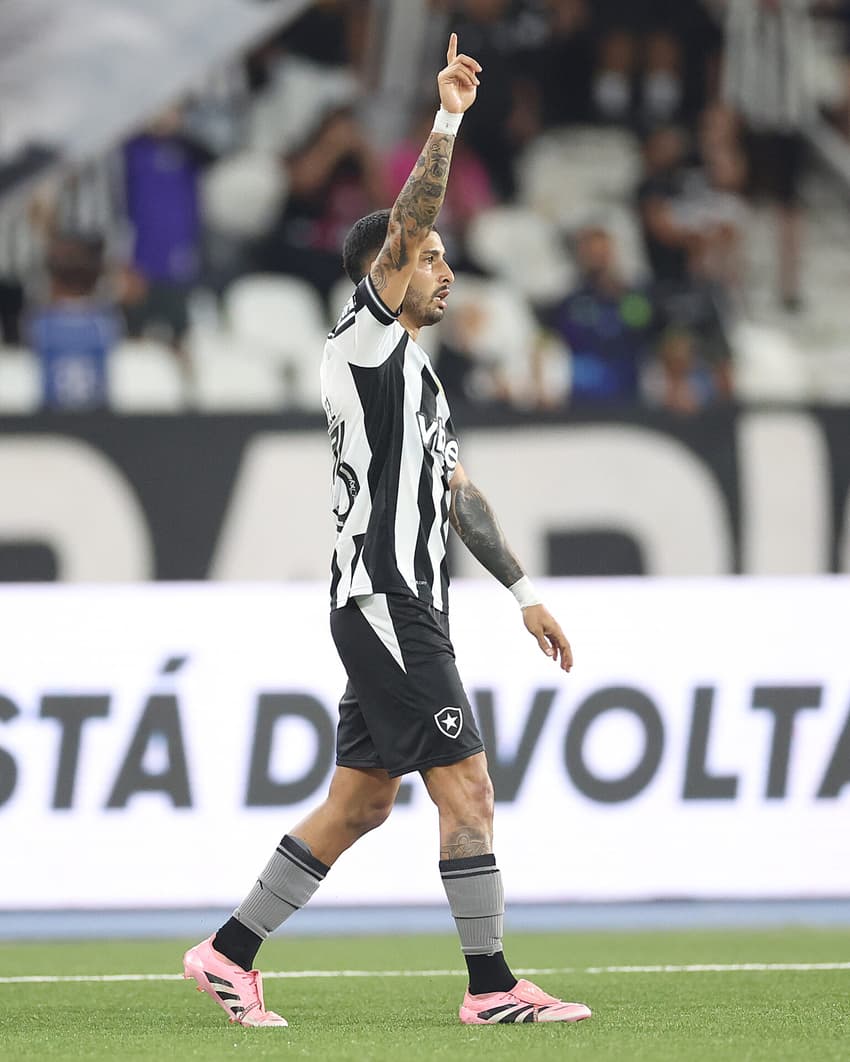 Santi Rodríguez comemorando gol pelo Botafogo contra o Bahia (Foto: Vítor Silva/Botafogo)