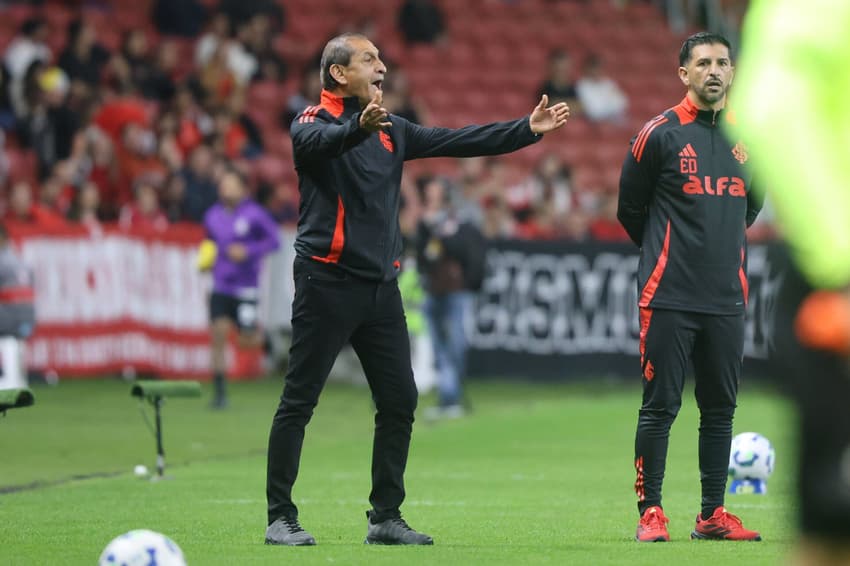 Ramón Díaz e Emiliano Díaz, técnico e auxiliar do Internacional