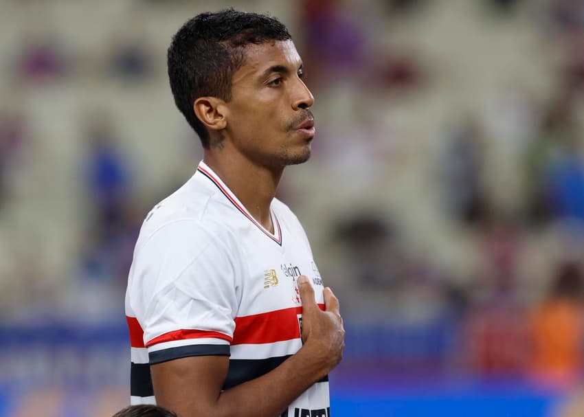 Luiz Gustavo ficou afastado por seis meses (Foto: Rubens Chiri/Saopaulofc.net)